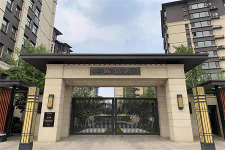 出售辛兴社区对面门市房88平商住两用